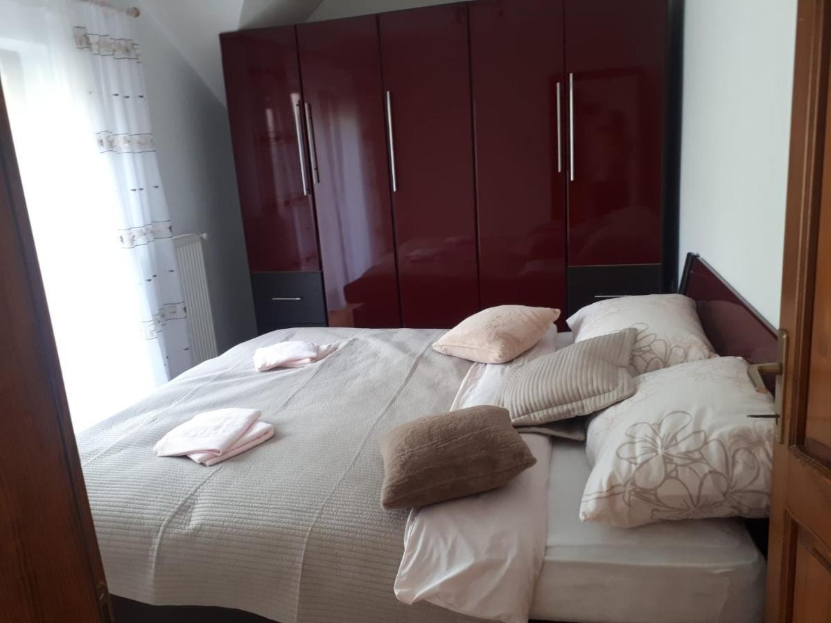 Apartman Nika Otočac Exteriör bild